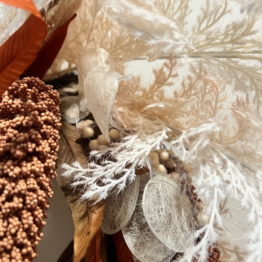 Elegant Autumn Wreath with Brown and Cream Accents - Picture 3 of 4